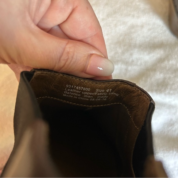 Dansko Women’s Marilyn style brown leather ankle bootie slip-on style no zippers - Picture 8 of 10